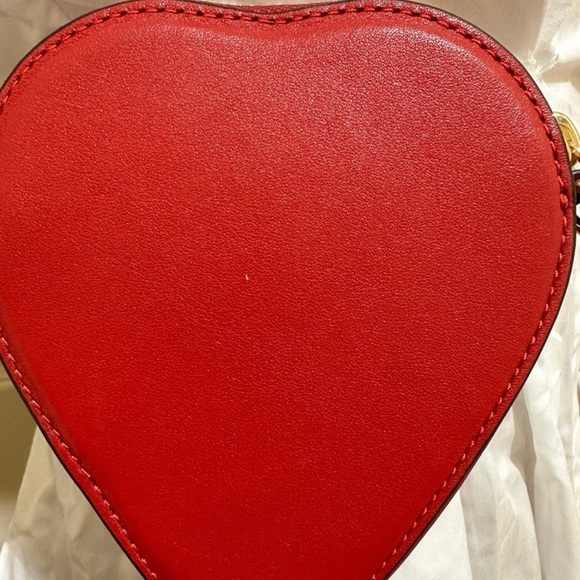 ❤️❤️❤️NEW Coach heart/strawberry shaped coin case/wallet on a chain ❤️❤️❤️ - Picture 4 of 12